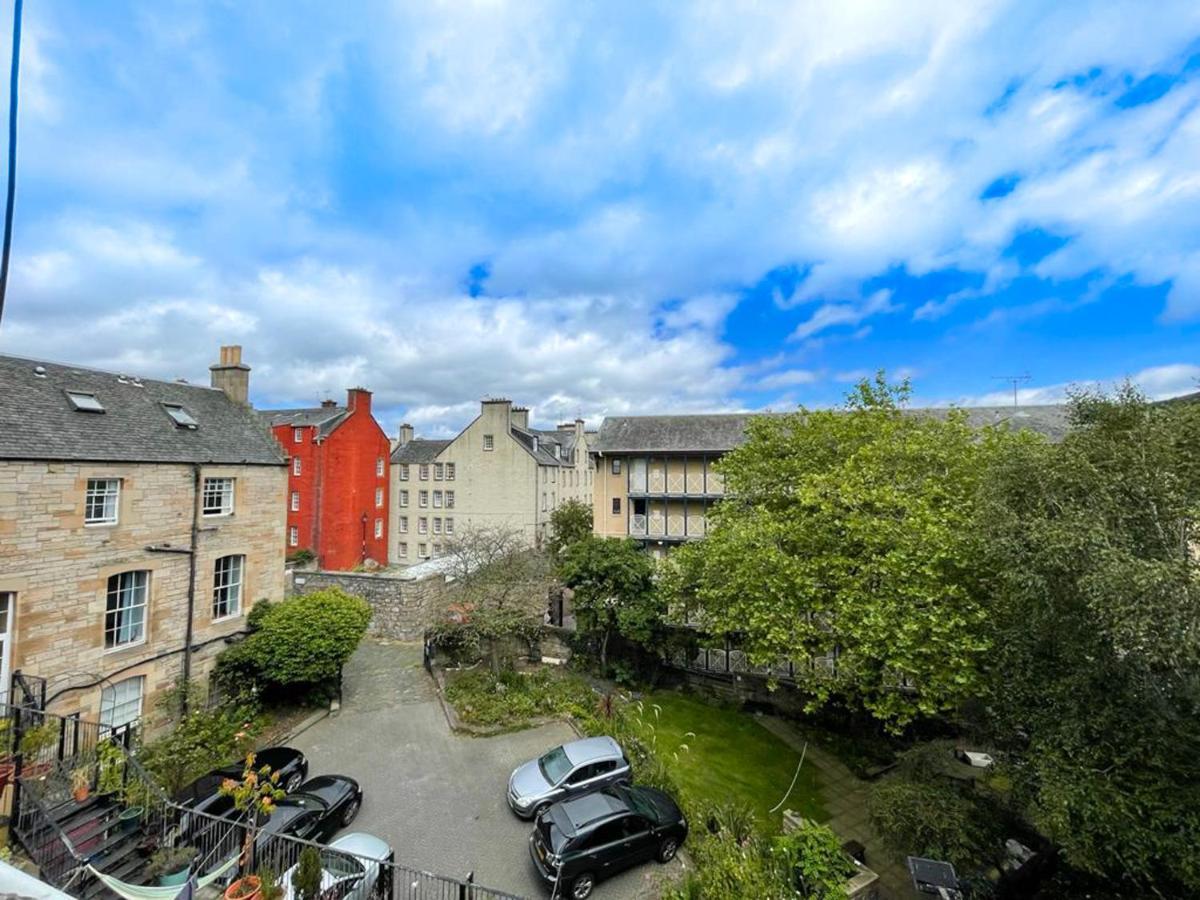 Charming 3 Bed Apartment In Old Town Edinburgh Exterior photo